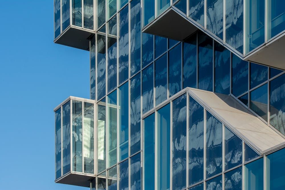 Verspiegelte Glasfassade